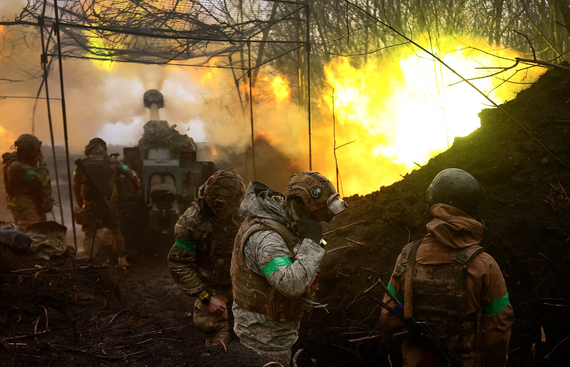 Chỉ huy Ukraine hé lộ cách đối phó xe tăng Nga phá tường ở Bakhmut  - Ảnh 1.