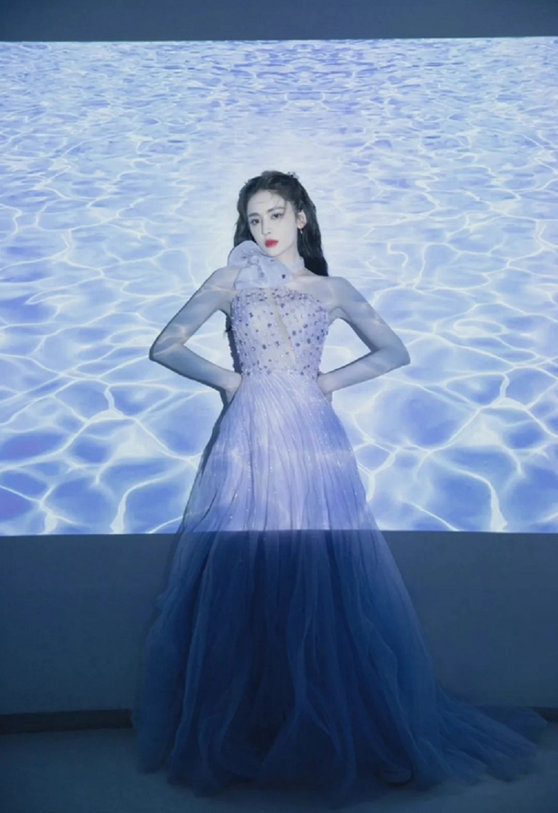 Cộng đồng mạng xôn xao với bộ ảnh Nàng tiên cá của Tân Hoa hậu gốc Đồng Nai