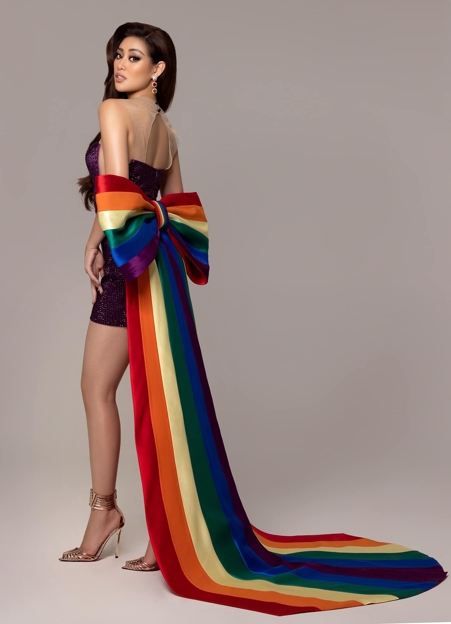 Hoa hậu Khánh Vân chuộng váy áo làm từ cờ lục sắc LGBT
