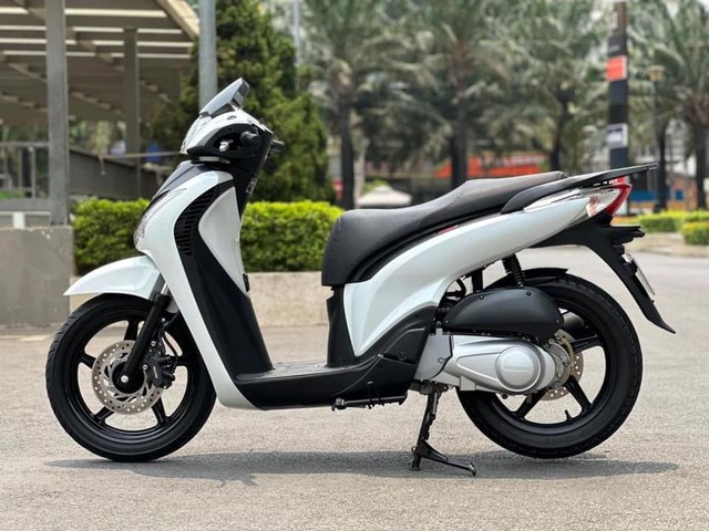 Honda SH 150i cũ hơn 10 năm, 'hét' giá gần 4 tỉ đồng   - Ảnh 2.