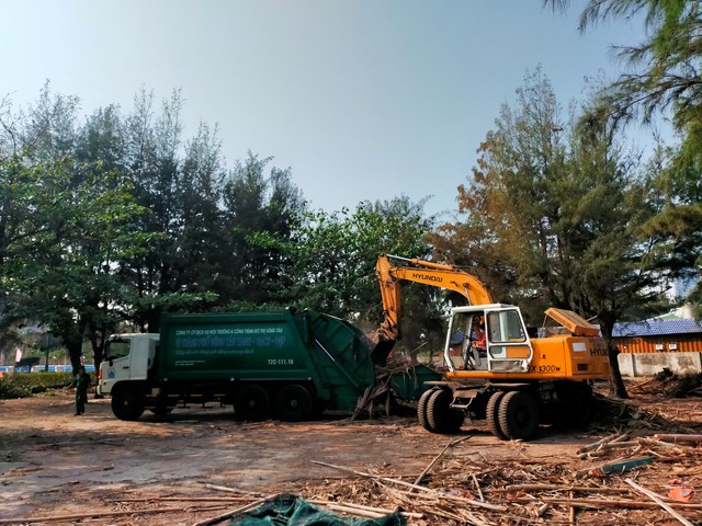 "Xài chùa" hơn 28 ha đất vàng ở TP.Vũng Tàu: Tất bật tháo dỡ công trình tráiphép - Ảnh 3.