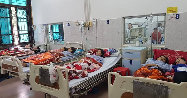 Công nhân giày da ở Nam Định lại nhập viện cấp cứu vì bị choáng, ngất
